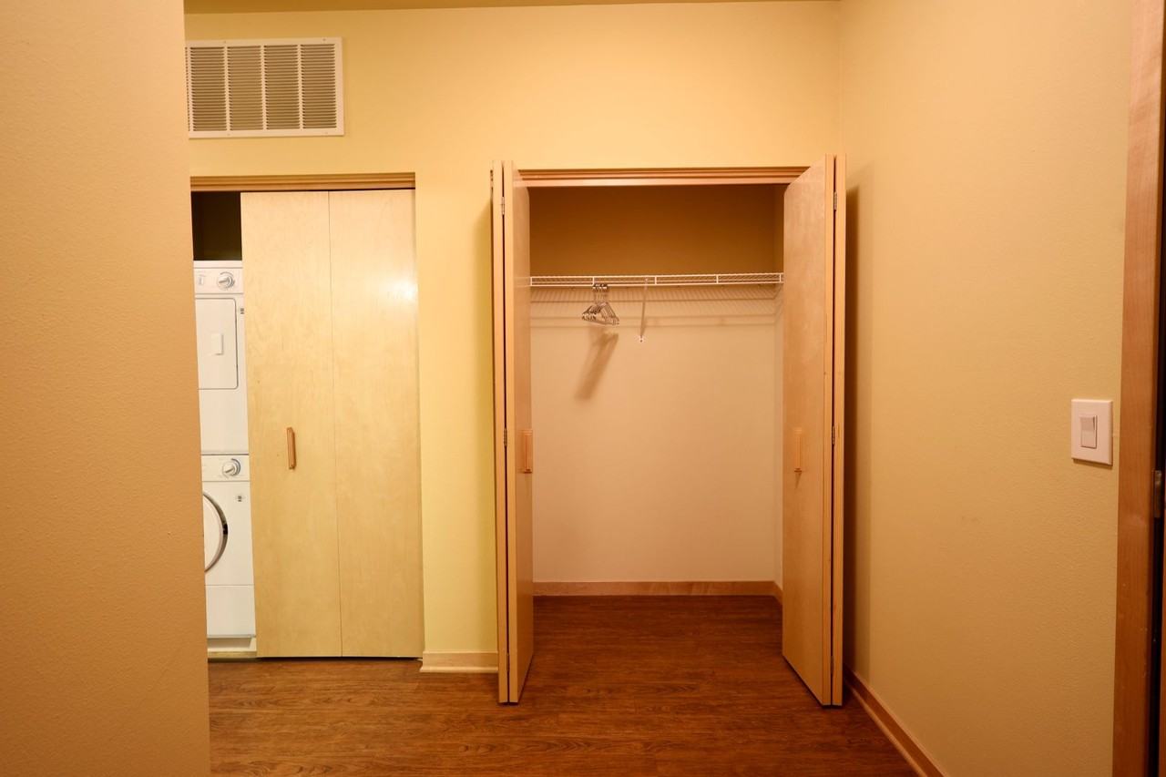 The Medallion - Photo 4 of 24