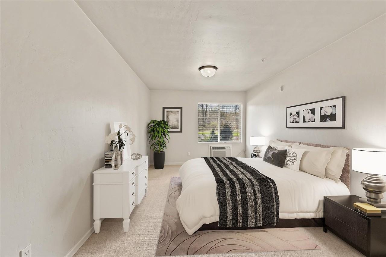 Broadway Commons LLC - Photo 4 of 36