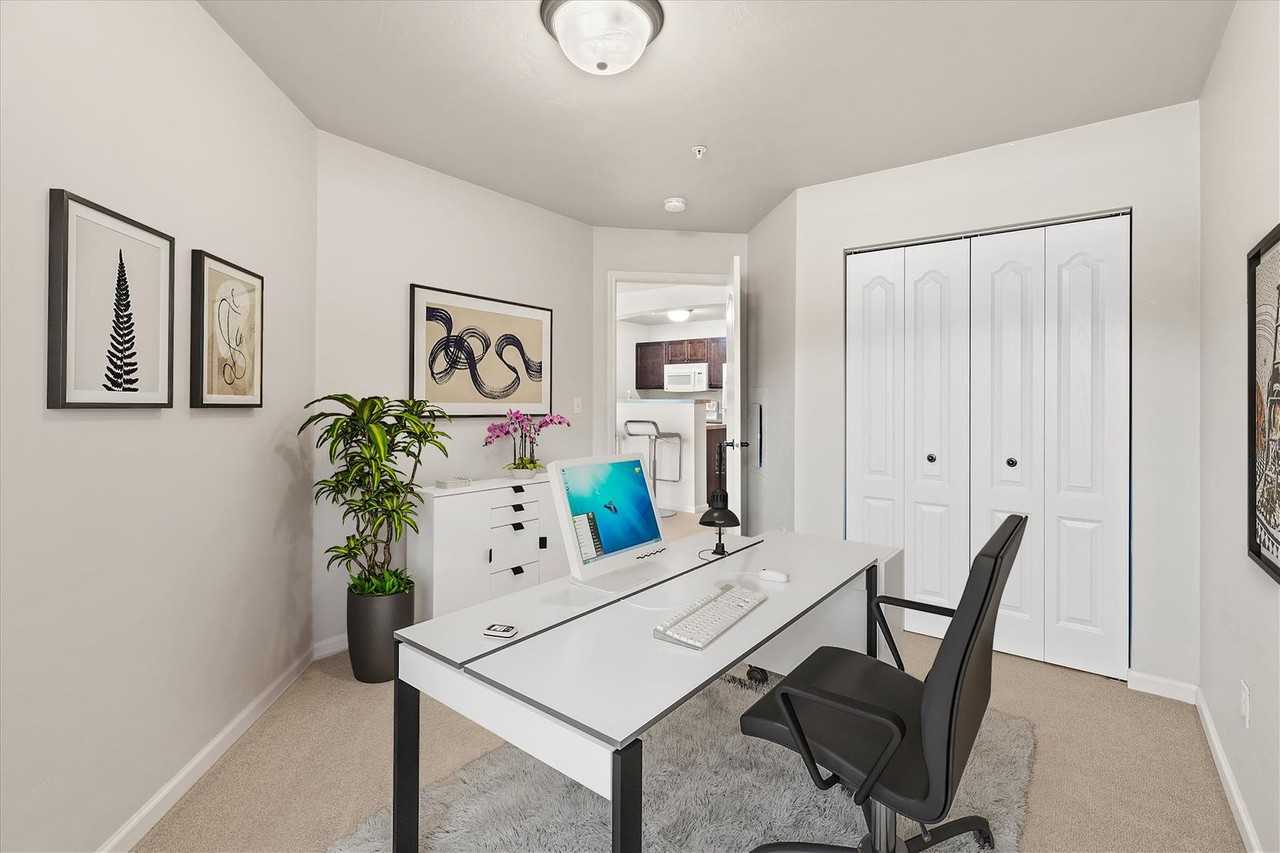 Broadway Commons LLC - Photo 5 of 36