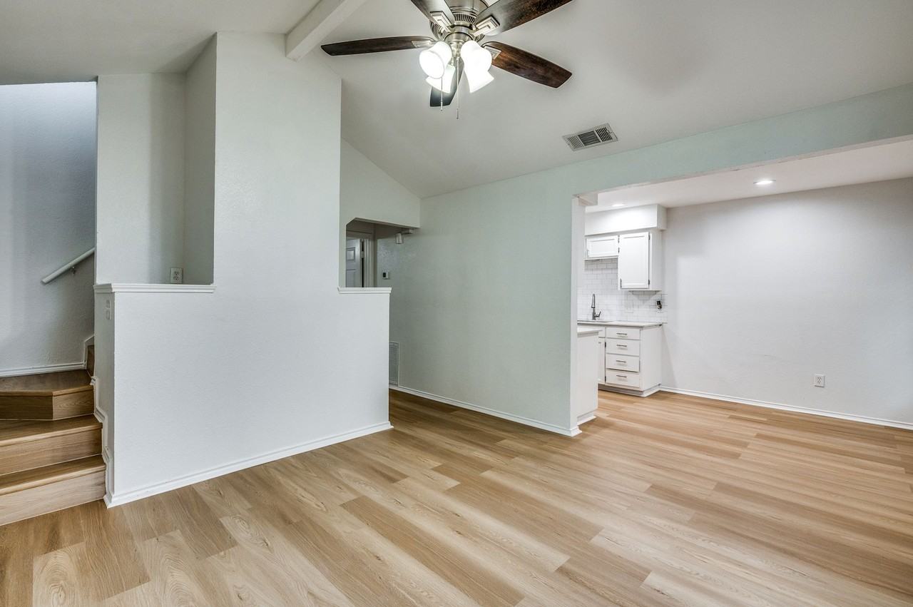 117 Peachtree Court - Photo 4 of 12
