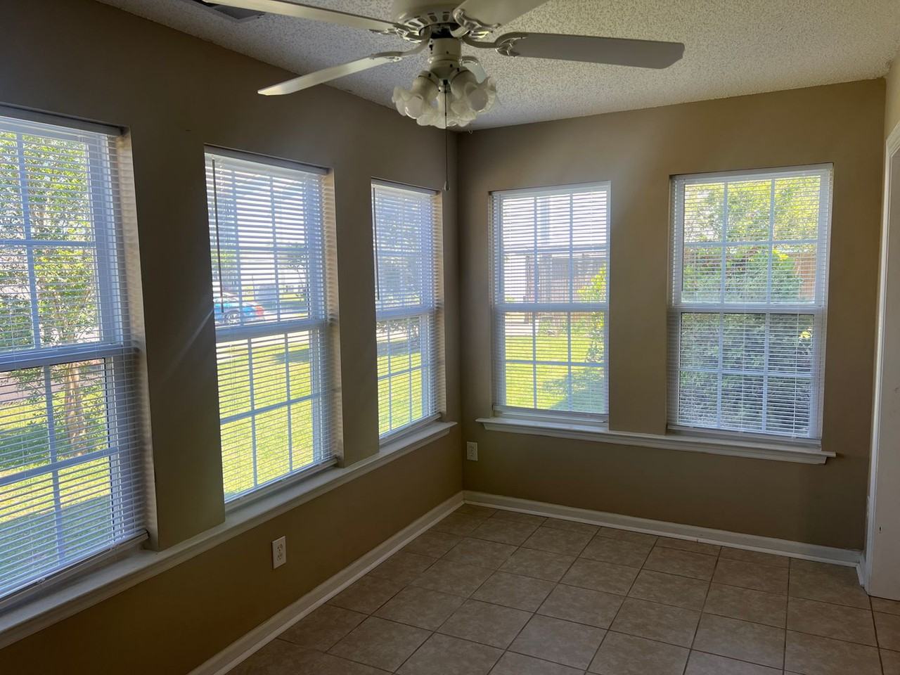 3806 Maypop Cir - Photo 4 of 26