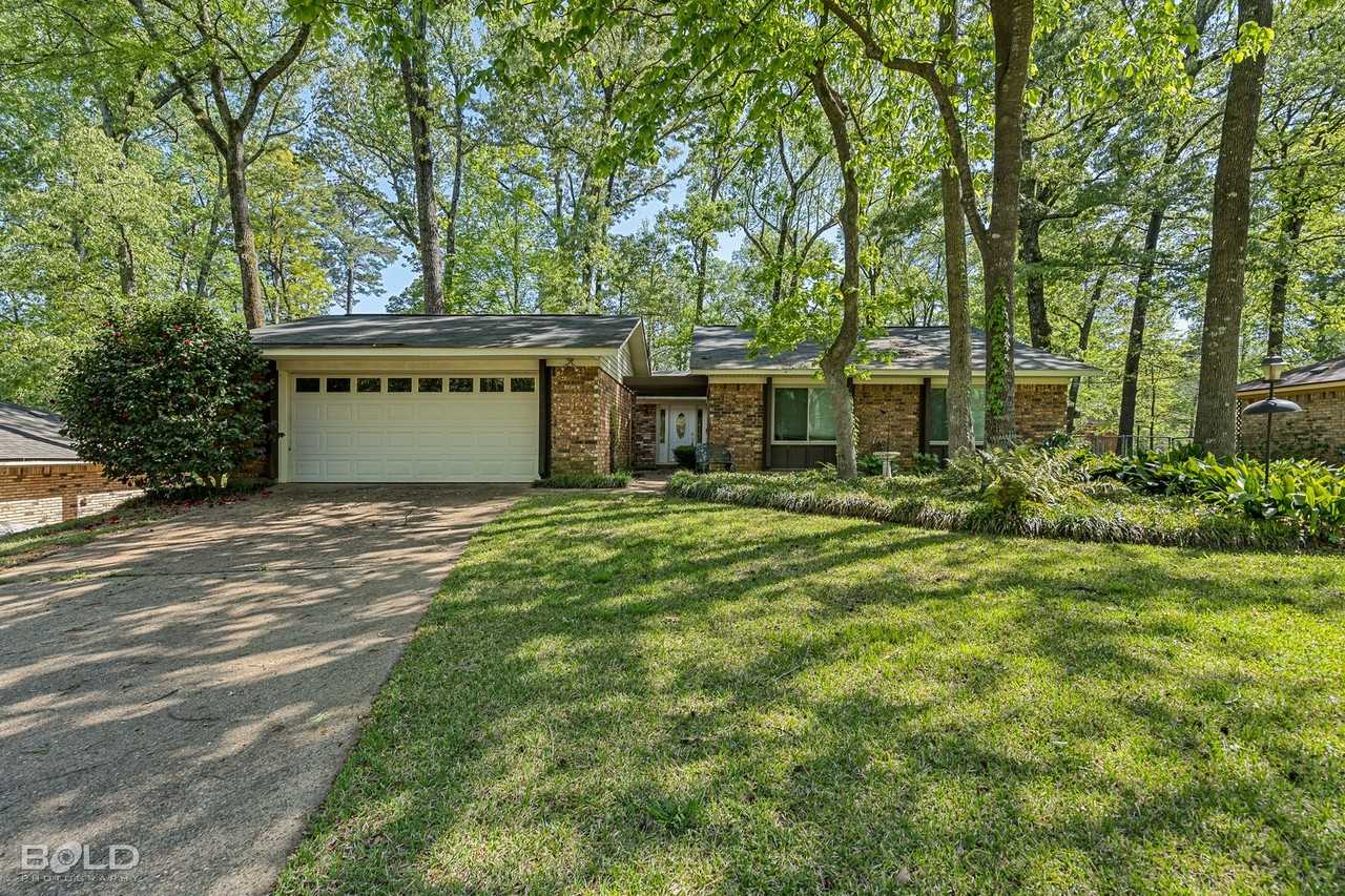 8718 Woodstock Dr - Photo 2 of 13