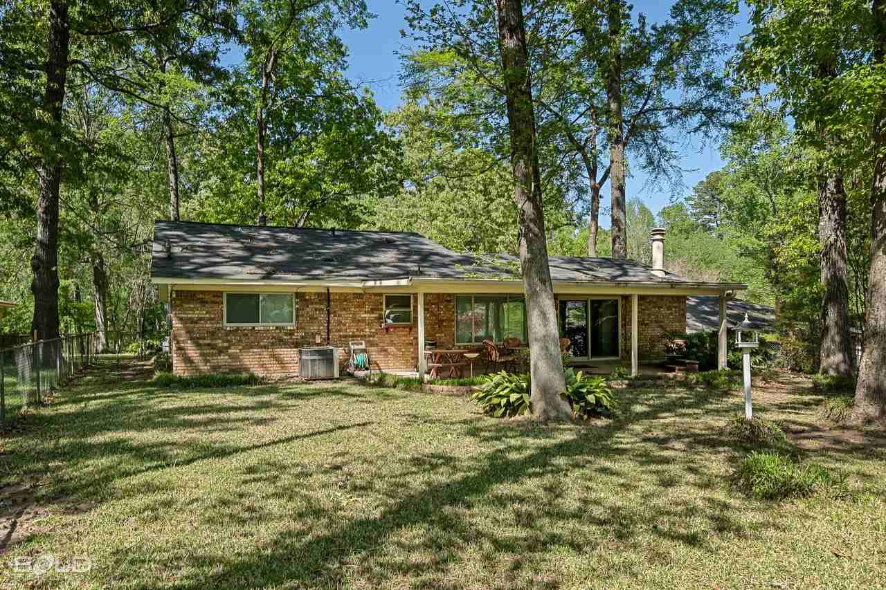 8718 Woodstock Dr - Photo 3 of 13