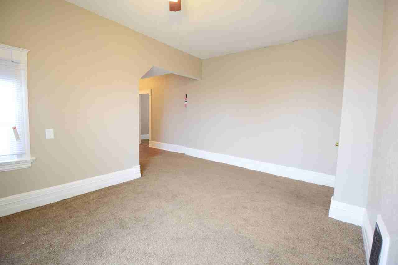 322 East Walnut - Photo 2 of 12