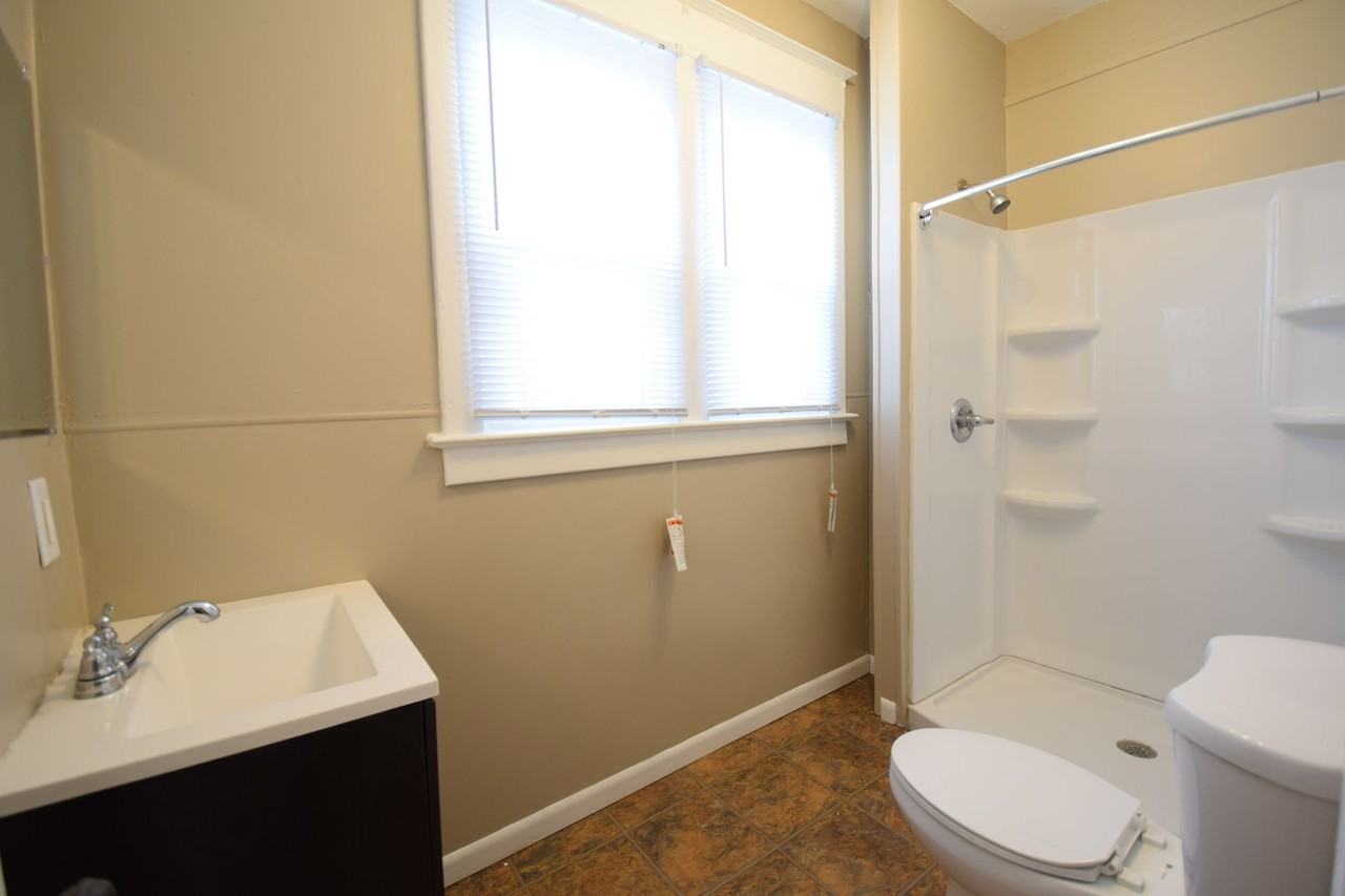 322 East Walnut - Photo 6 of 12