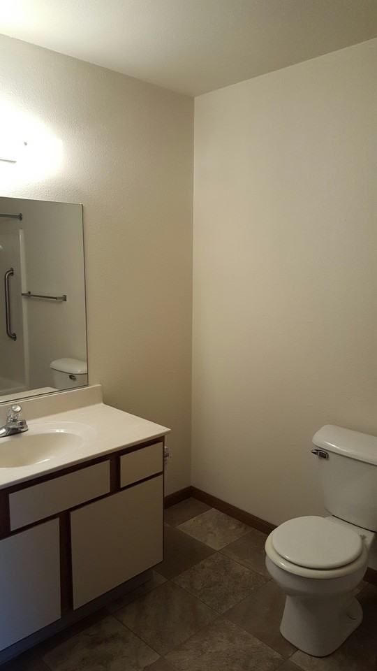 Yorkshire Lane Apartments in Manitowoc, WI - Photo 6 of 27