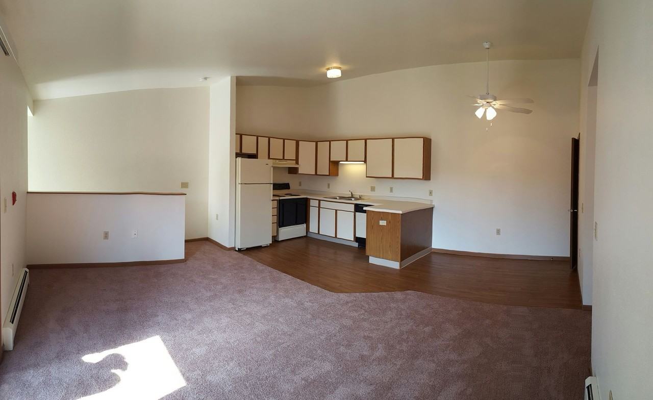 Yorkshire Lane Apartments in Manitowoc, WI - Photo 2 of 50