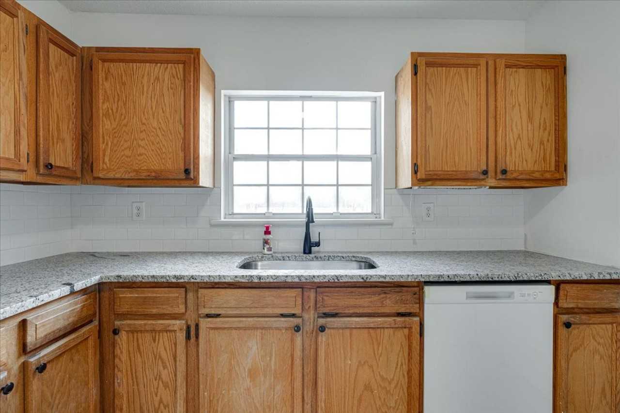4806 Maryland Dr - Photo 3 of 25