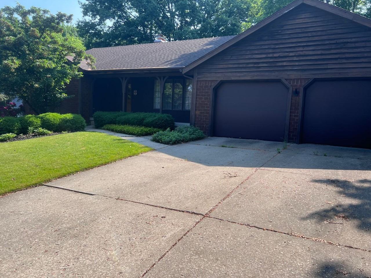 1470 Rothbury Dr Ne - Photo 3 of 26