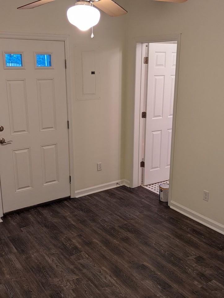 914 Hawthorne St - Photo 5 of 12