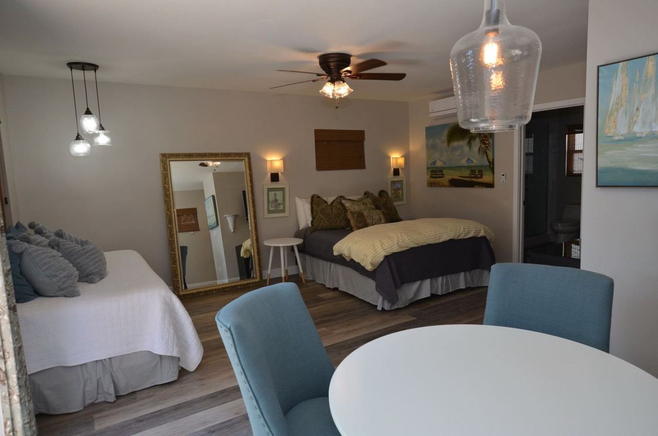 842 1/2 D Ave - Photo 2 of 11