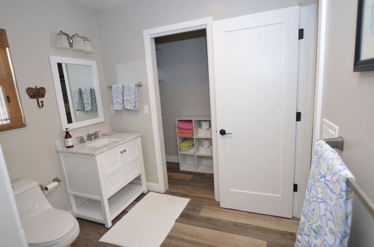 842 1/2 D Ave - Photo 7 of 11