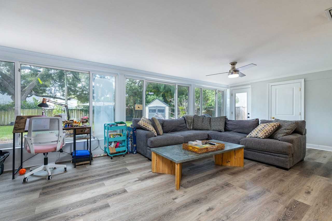 4116 W Leona St - Photo 5 of 18