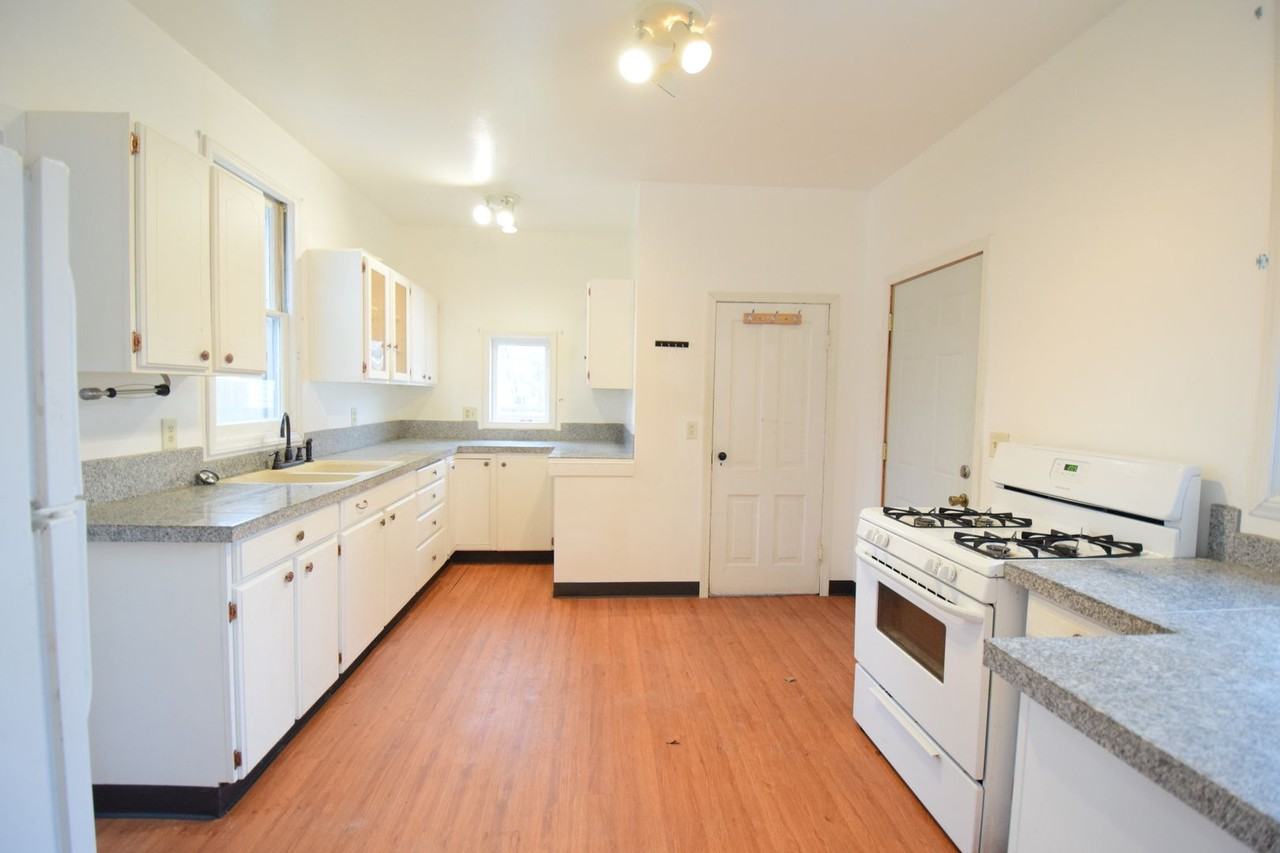 417 Pearl St - Photo 2 of 13