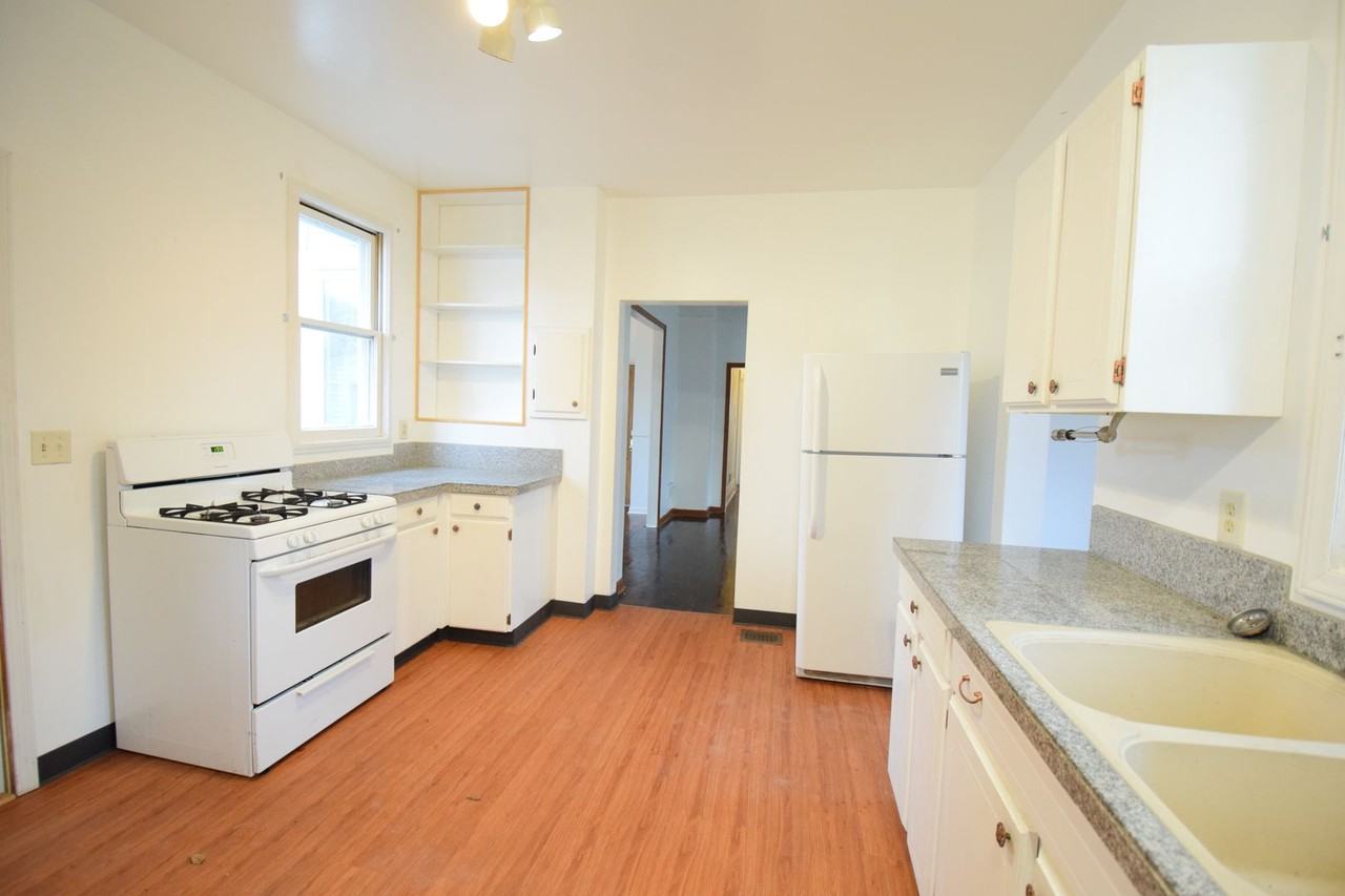 417 Pearl St - Photo 4 of 13