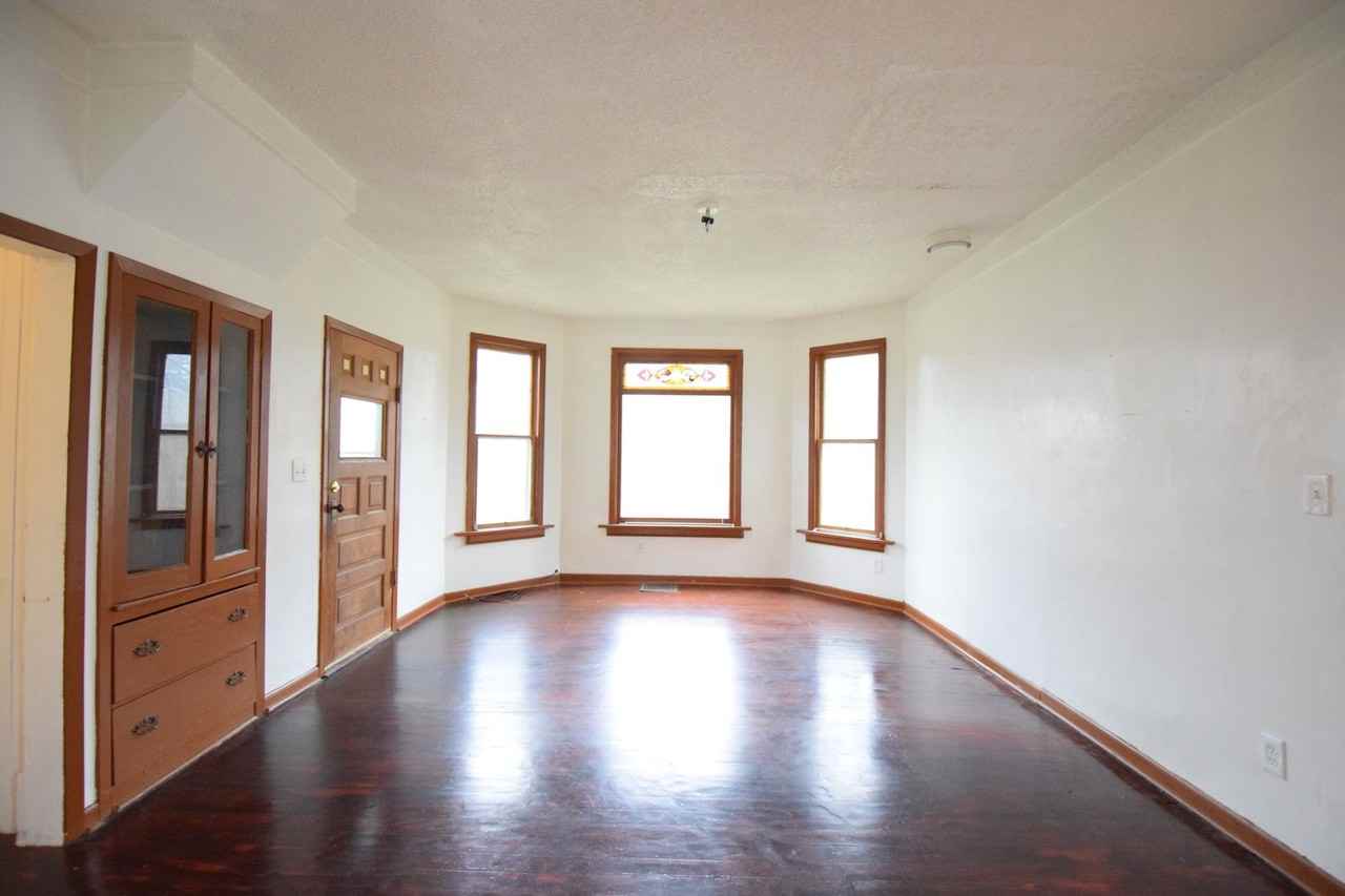417 Pearl St - Photo 5 of 13