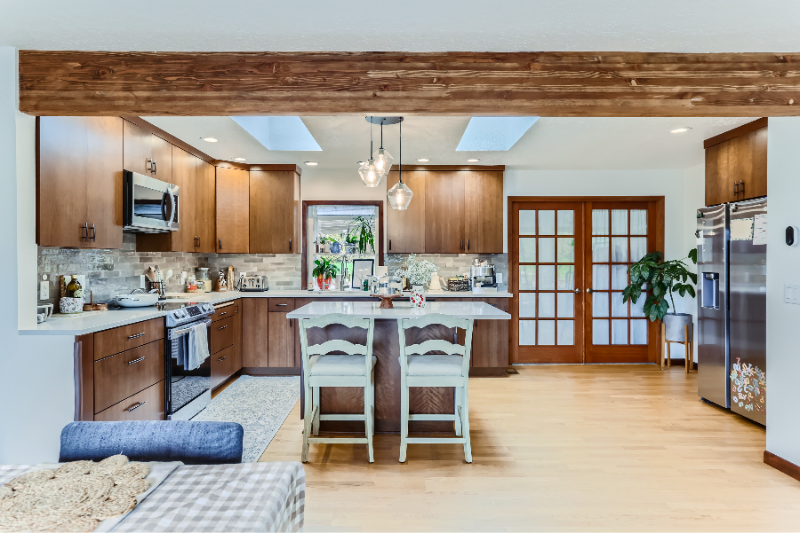 6106 Southeast Riverside Drive - Photo 4 of 20