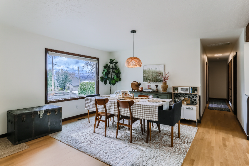 6106 Southeast Riverside Drive - Photo 6 of 20