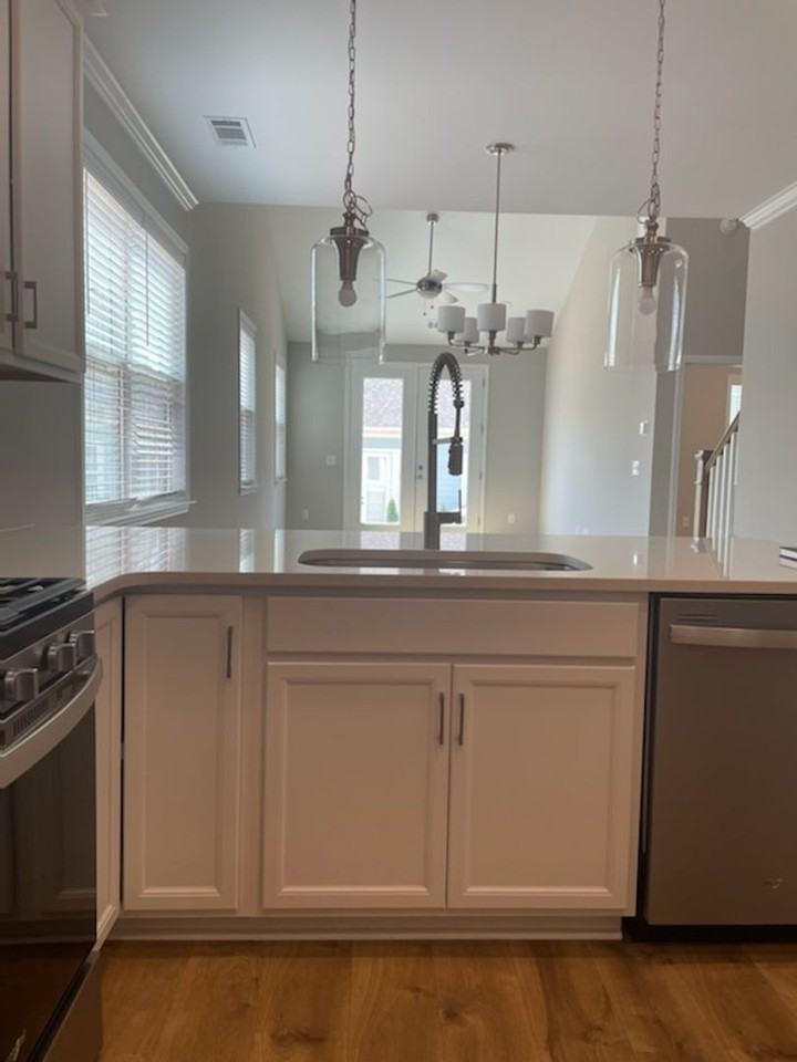 330 Stirrup Ct - Photo 2 of 24