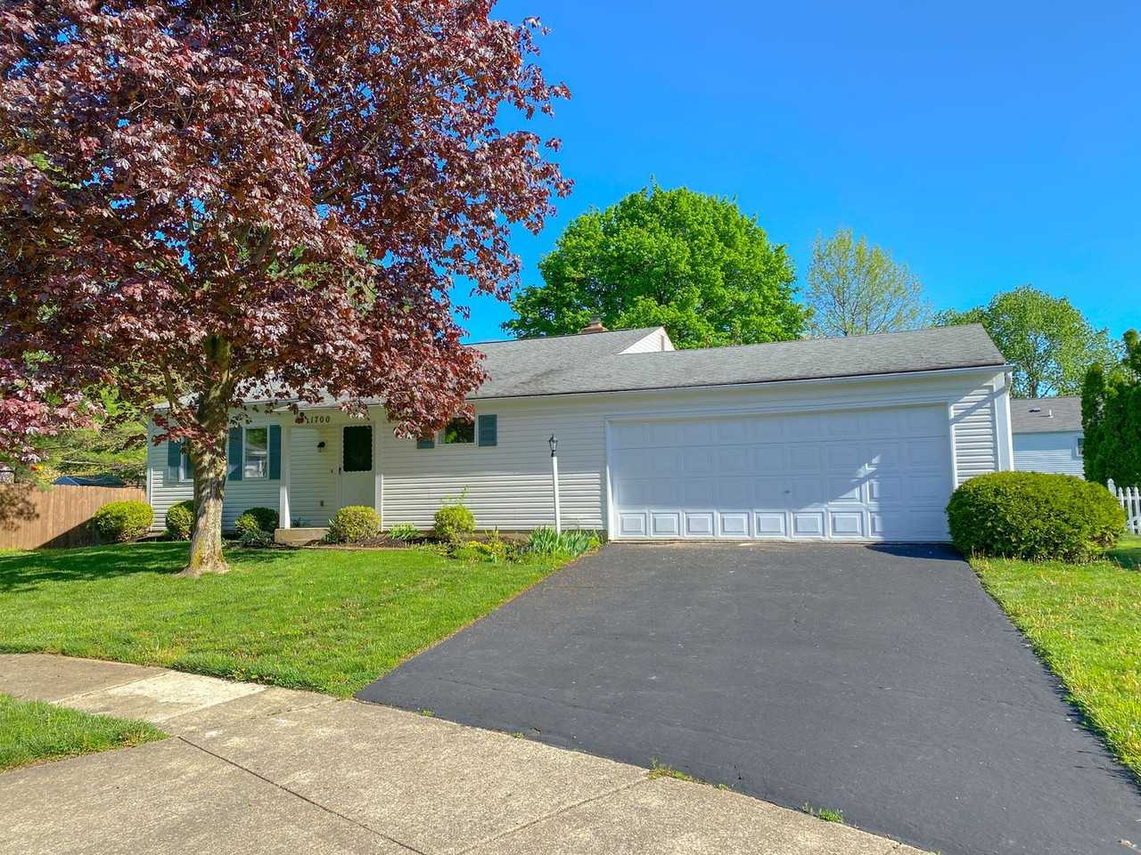 1700 Sandy Side Dr - Photo 2 of 50