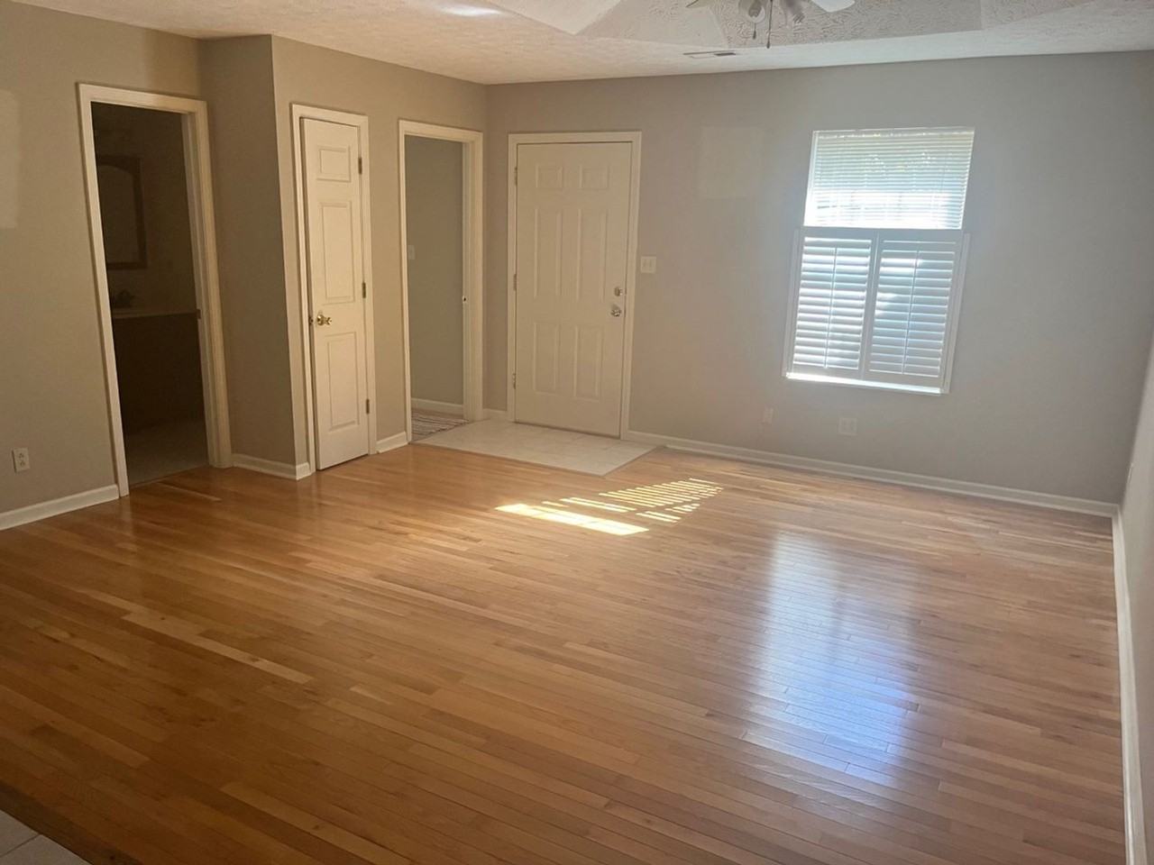 1427 Ebenezer Rd - Photo 5 of 25