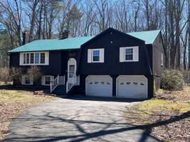 featured image of 33 Meadowbrook Dr