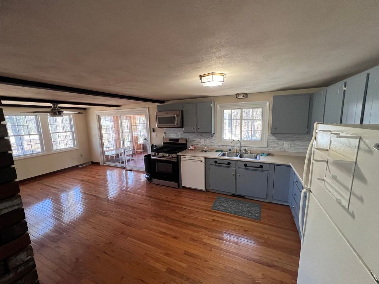 33 Meadowbrook Dr - Photo 6 of 37