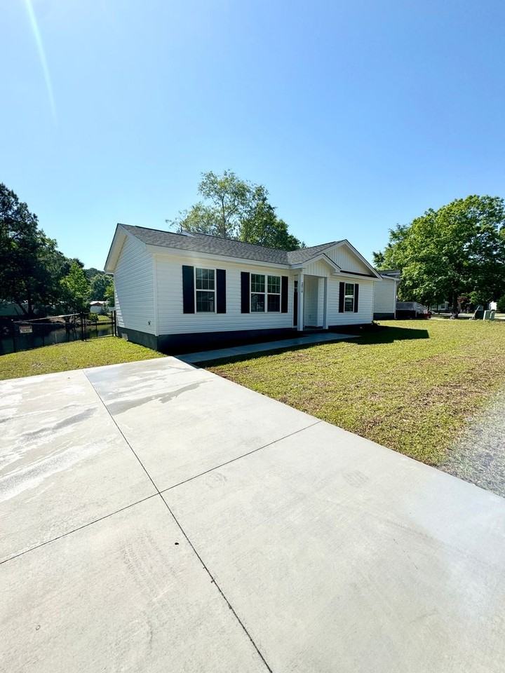 2014 Phoenix Dr - Photo 6 of 40