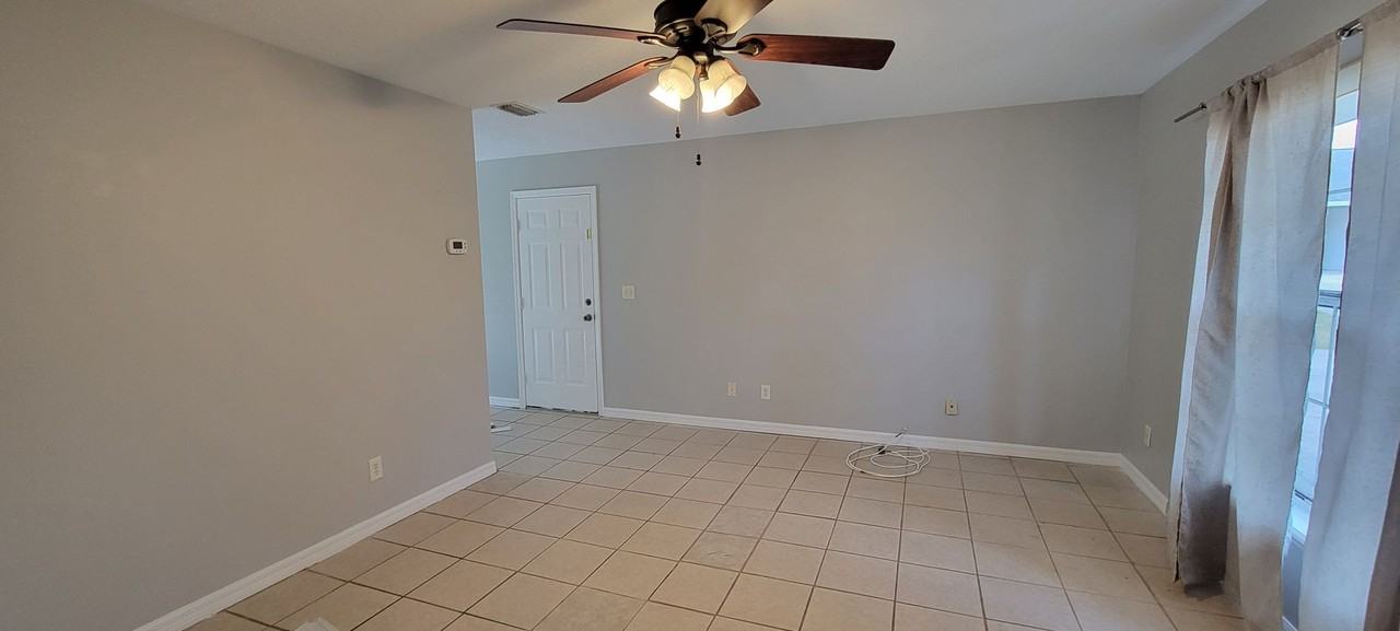 1147 W Minneola Ave - Photo 2 of 10