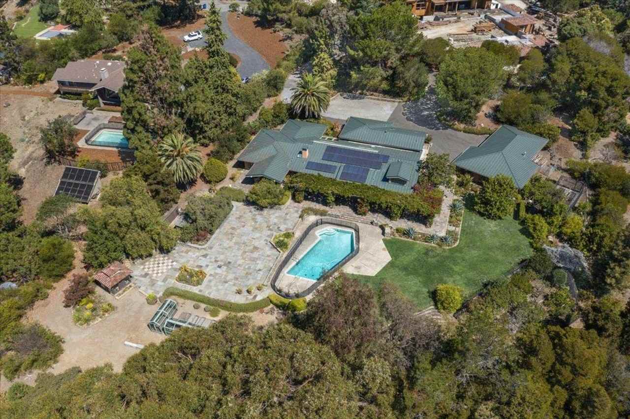 121 Croydon Way - Photo 2 of 20