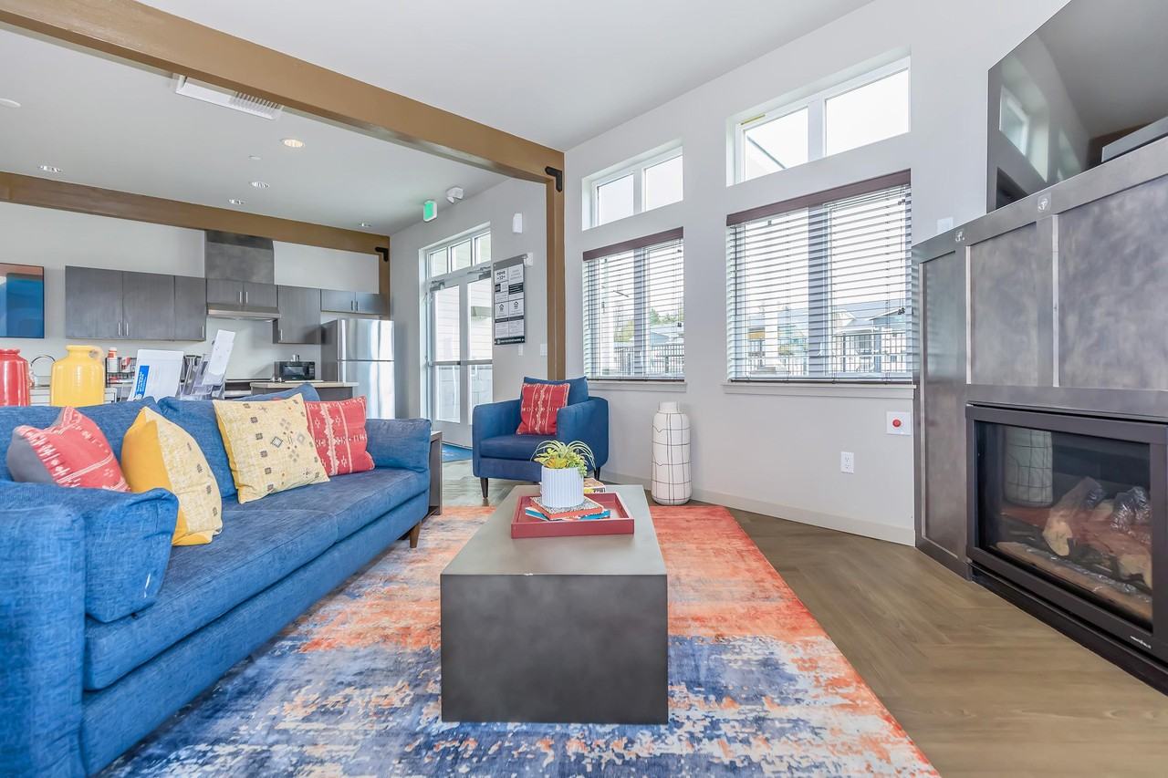 Novo on 52nd - Photo 3 of 38