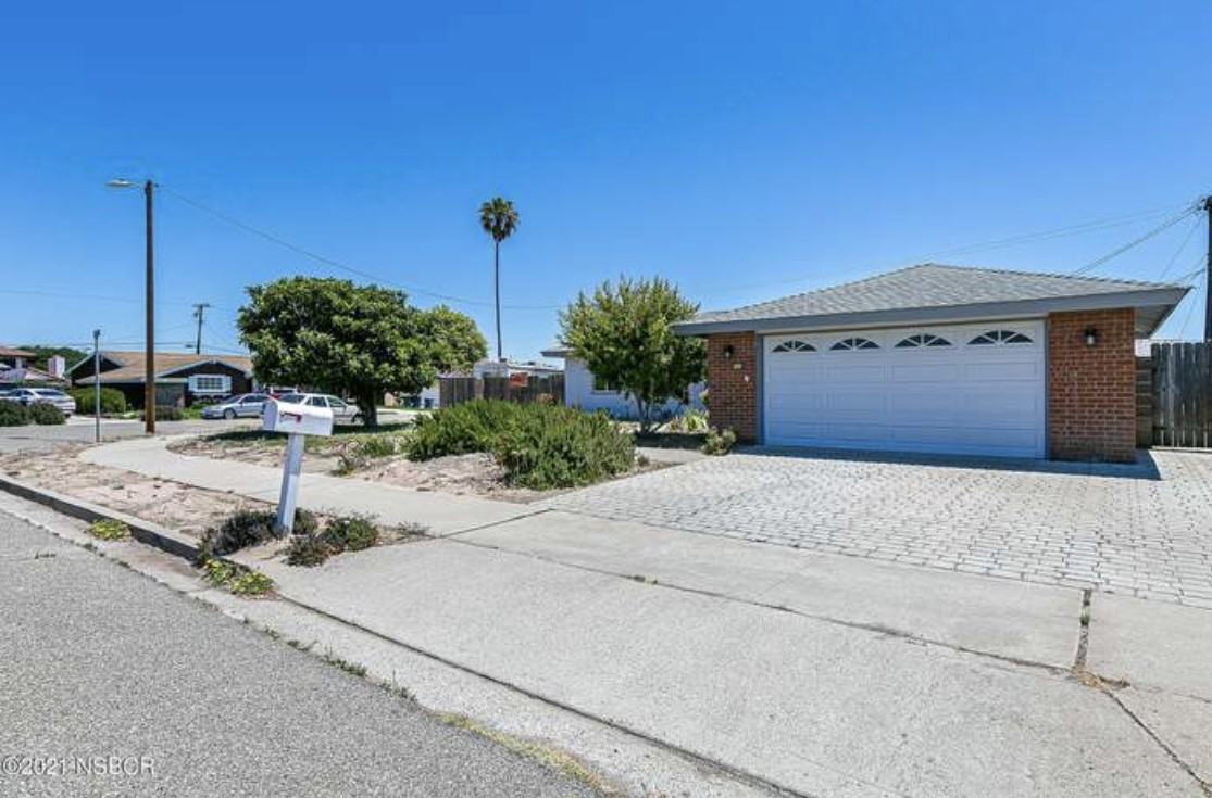 126 Standard Bedroom-126 Mizar Place - Photo 2 of 10