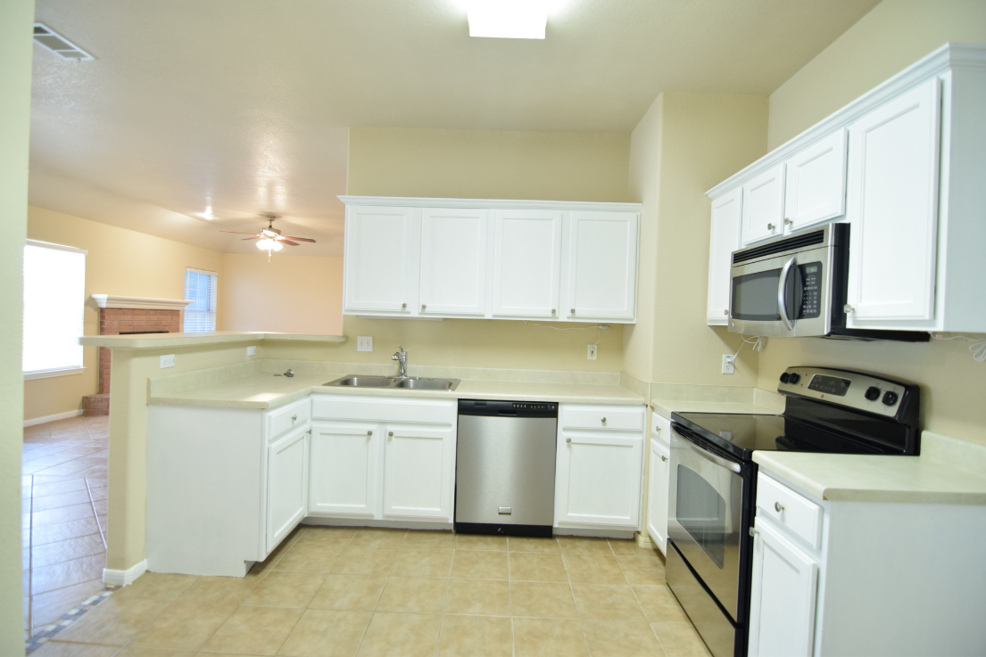 1202 Frio St #NA - Photo 6 of 23