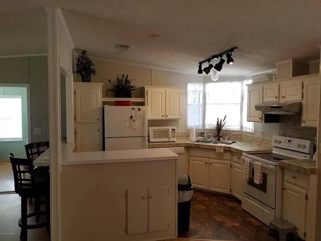 410 Eagle Dr #NA - Photo 3 of 16