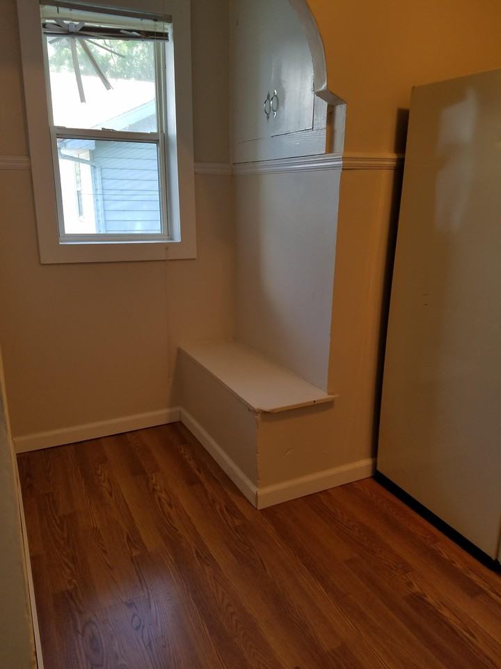 621 W Sawyer St #NA - Photo 2 of 10