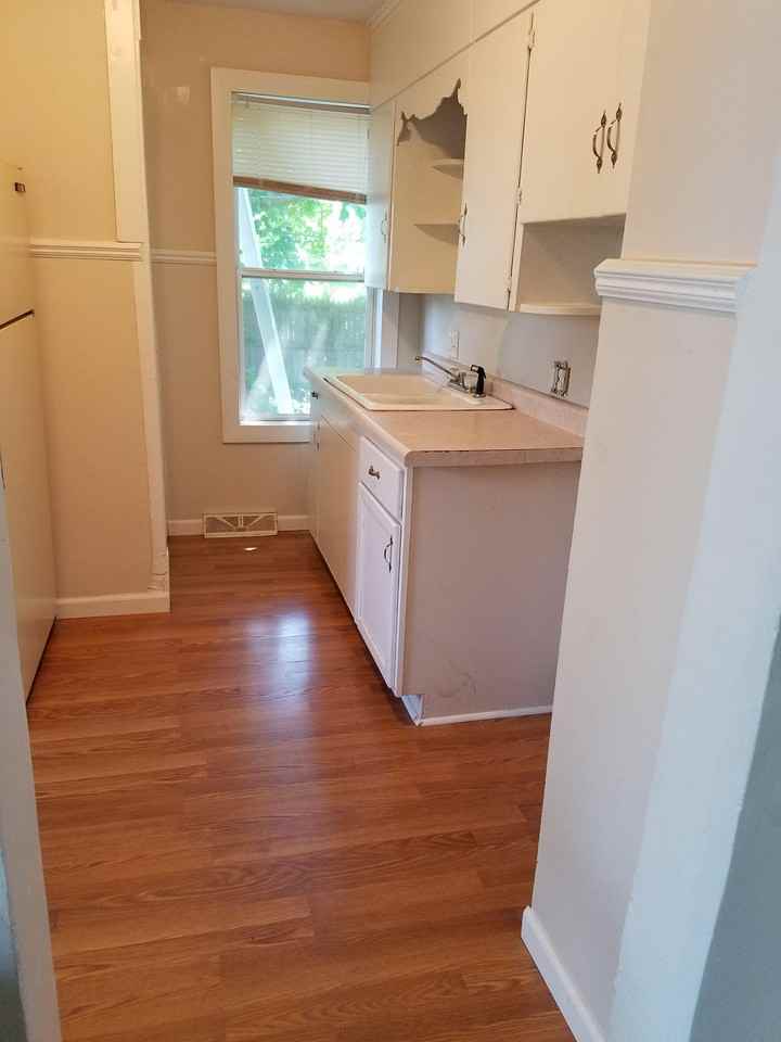 621 W Sawyer St #NA - Photo 3 of 10