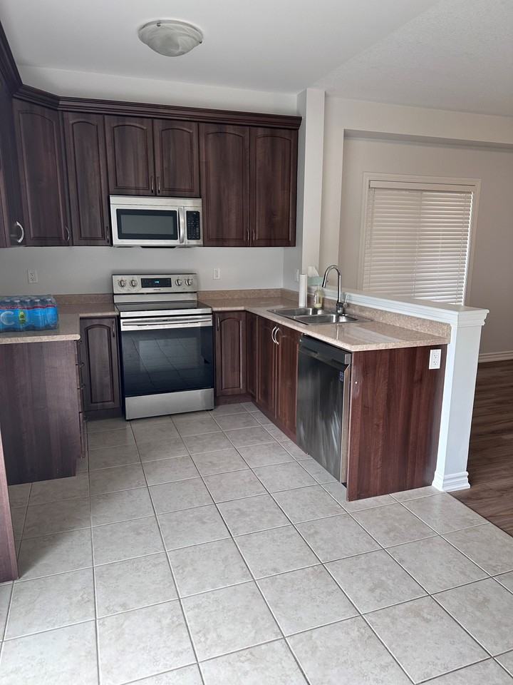 11 Warman Street - Photo 3 of 14