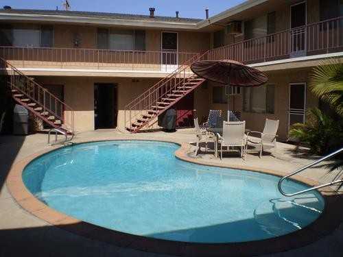 12 Howard Ave - Photo 2 of 7