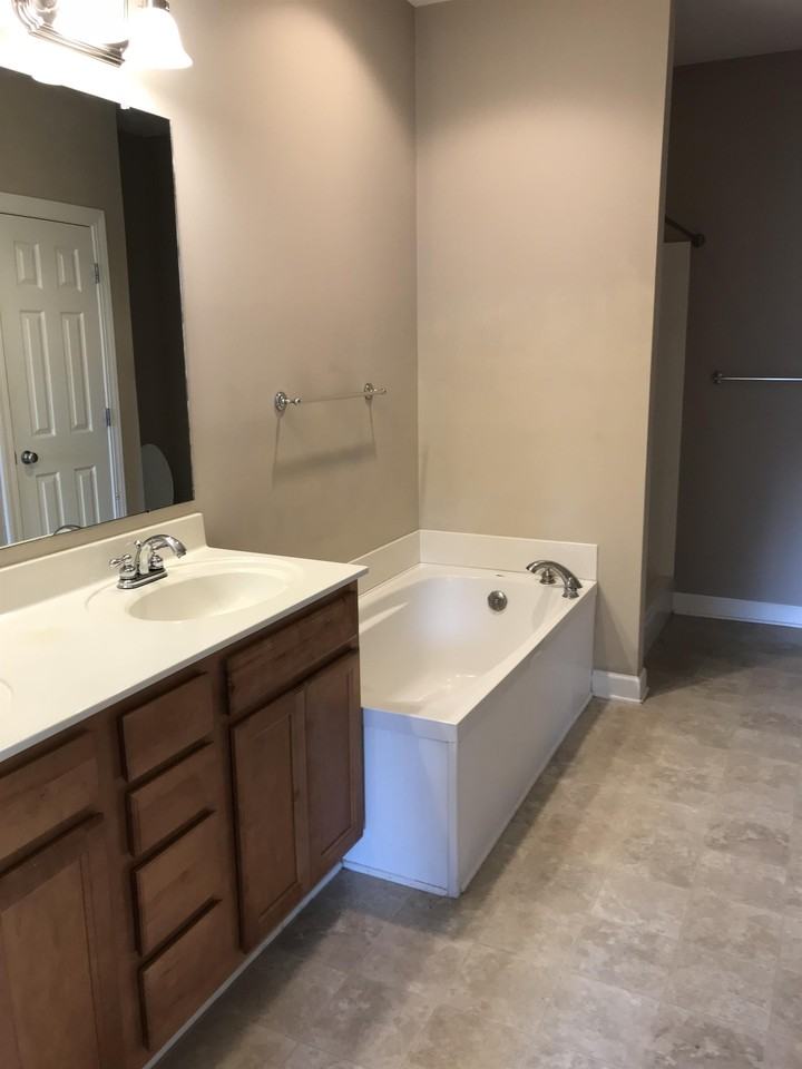 539A Village Green Dr #34 - Photo 6 of 10