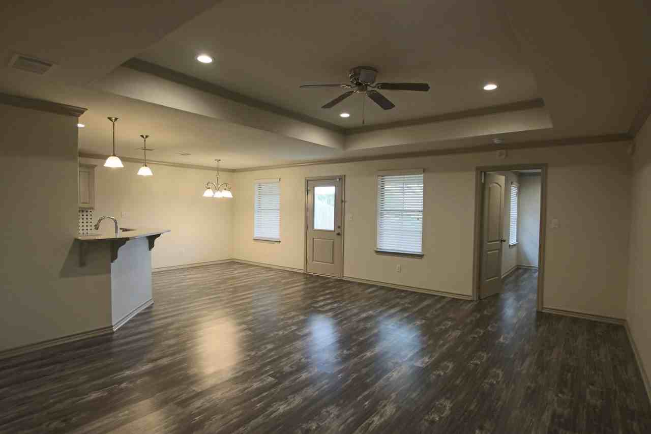 5912 Villa Rosa Way - Photo 3 of 20