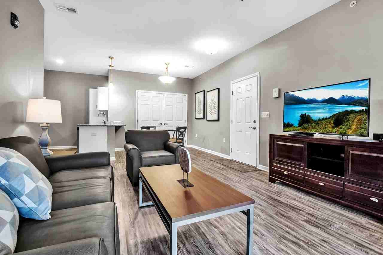 The Parkway Apartments - Photo 4 of 42