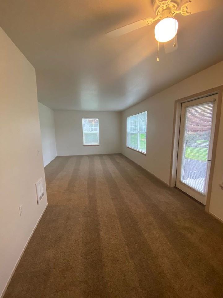 Sunrise Pointe Apartments - Photo 6 of 37