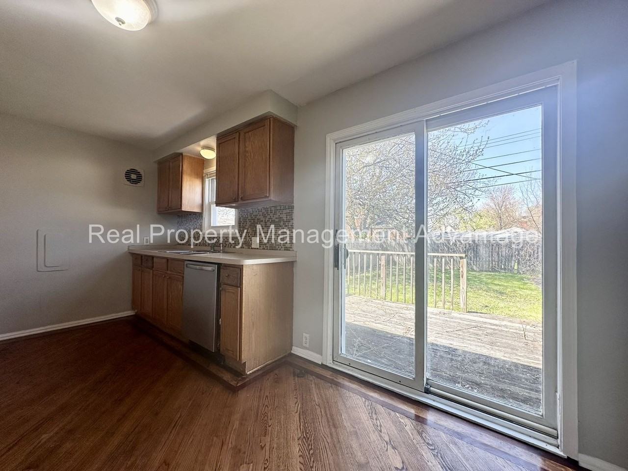 18731 Meier St - Photo 4 of 19