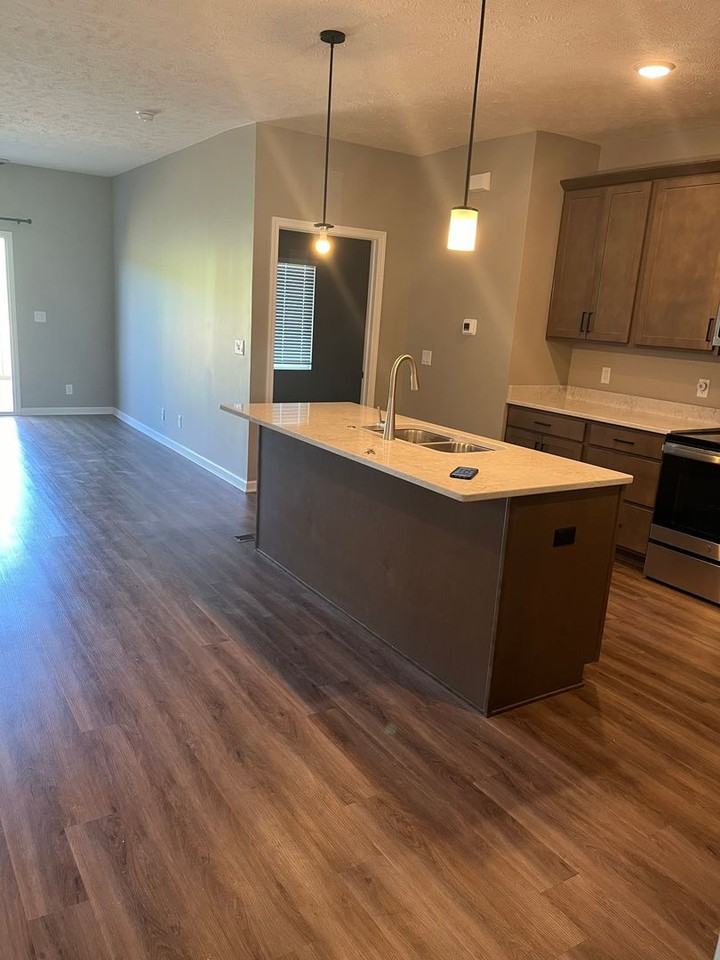 8116 S 178th St - Photo 3 of 15