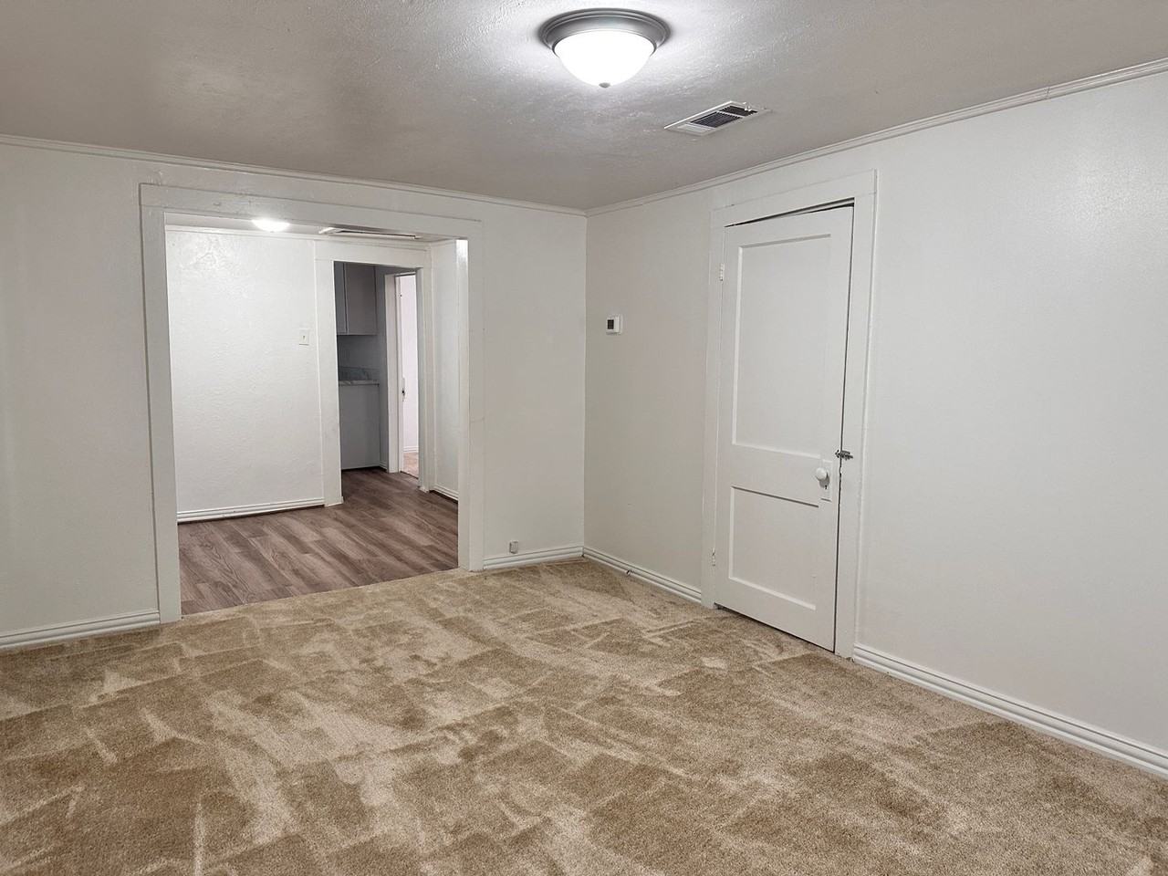 1404 E 25th St - Photo 5 of 22