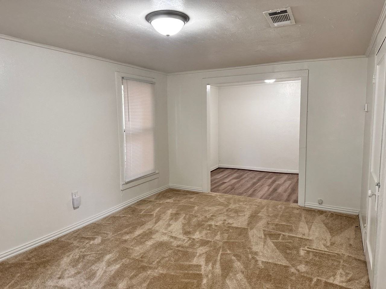 1404 E 25th St - Photo 6 of 22