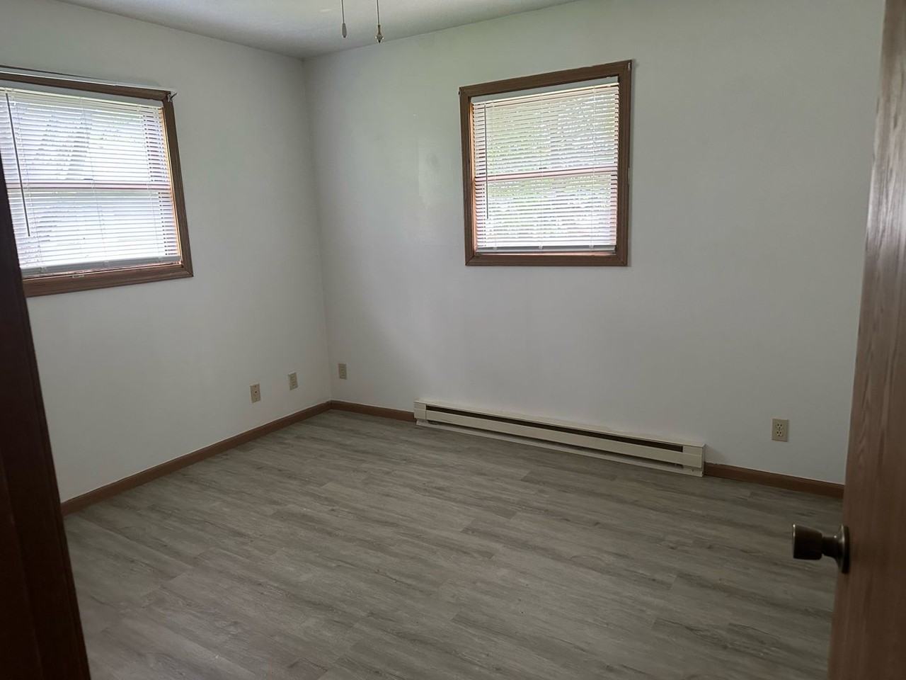 413 11th St - Photo 3 of 12