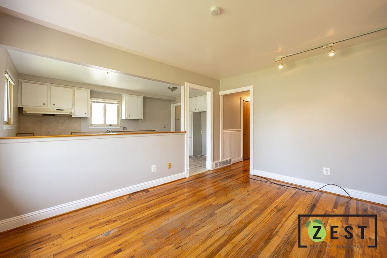 15820 Beech Daly Rd - Photo 3 of 24