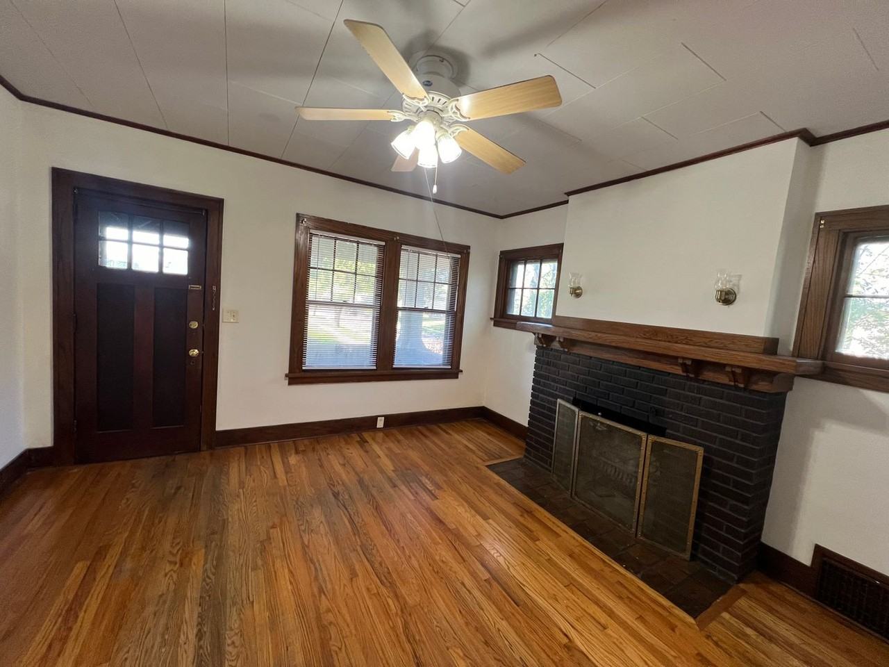 2500 "W" st - Photo 3 of 20