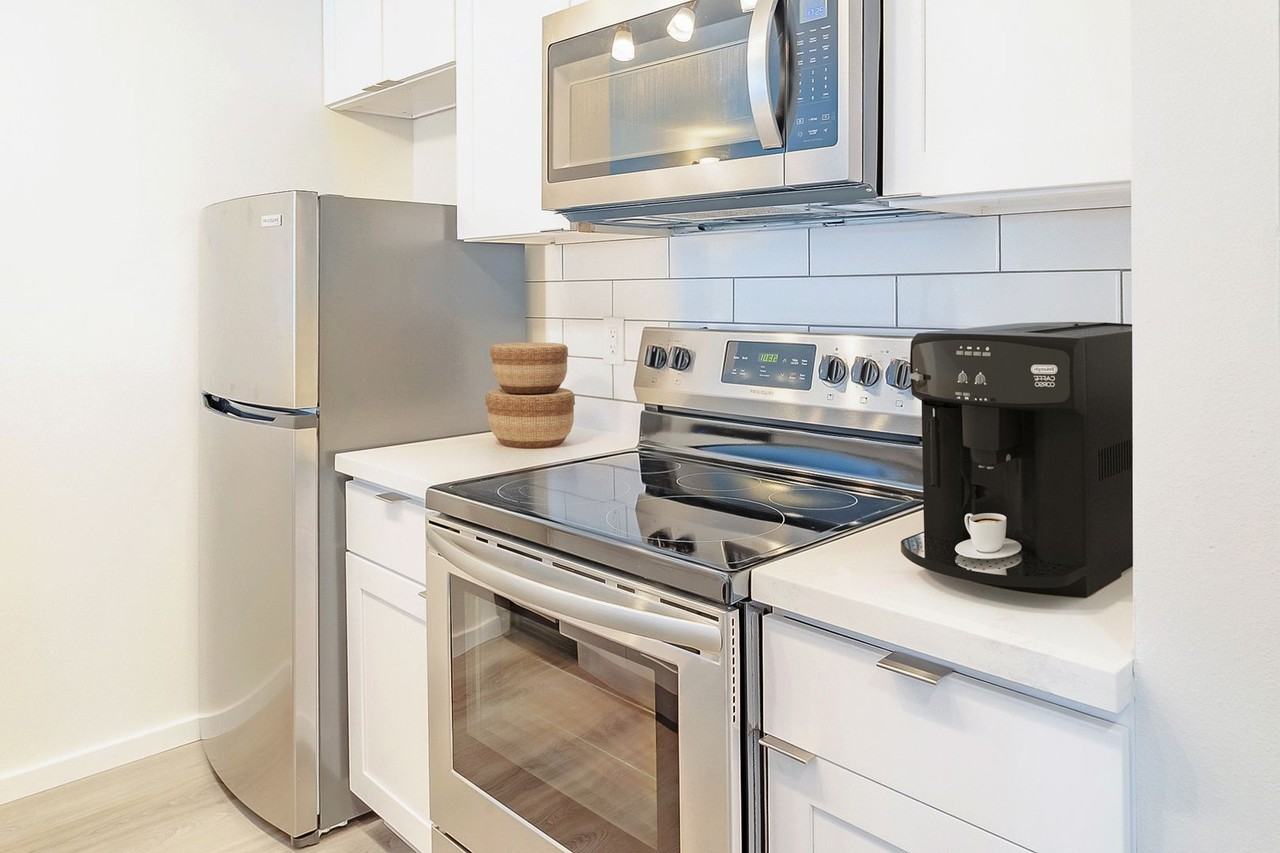 Ballard Heights Apartments - Photo 2 of 10